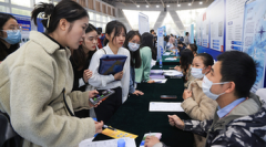 配资申请|力推女将的新华基金权益团队缘何马失前蹄？